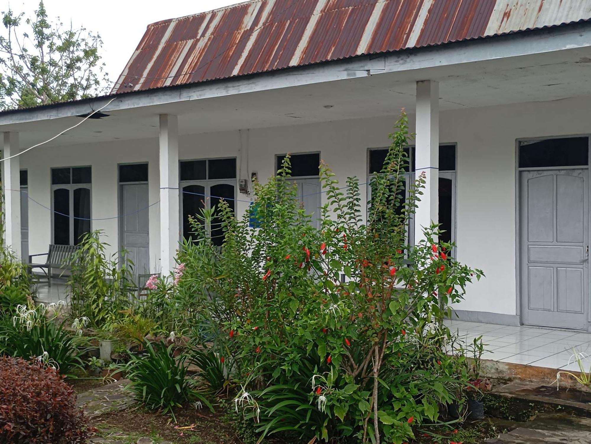 Hidayah Homestay Kelimutu Ngoại thất bức ảnh